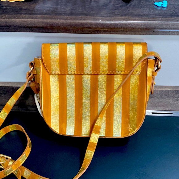 Vittoria Napoli. Made in Italy, genuine leather.Long adjustable strap. - Picture 2 of 4